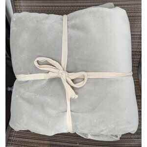 Quince Cotton Velvet Room Darkening Curtain Color Light Grey Size 48x96 -NEW-